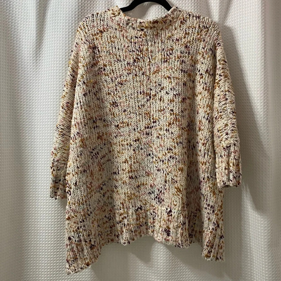 NWOT L&G Flecked Chenille Poncho Sweater - Picture 7 of 9
